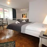 Casa de hóspedes Gondola 3*